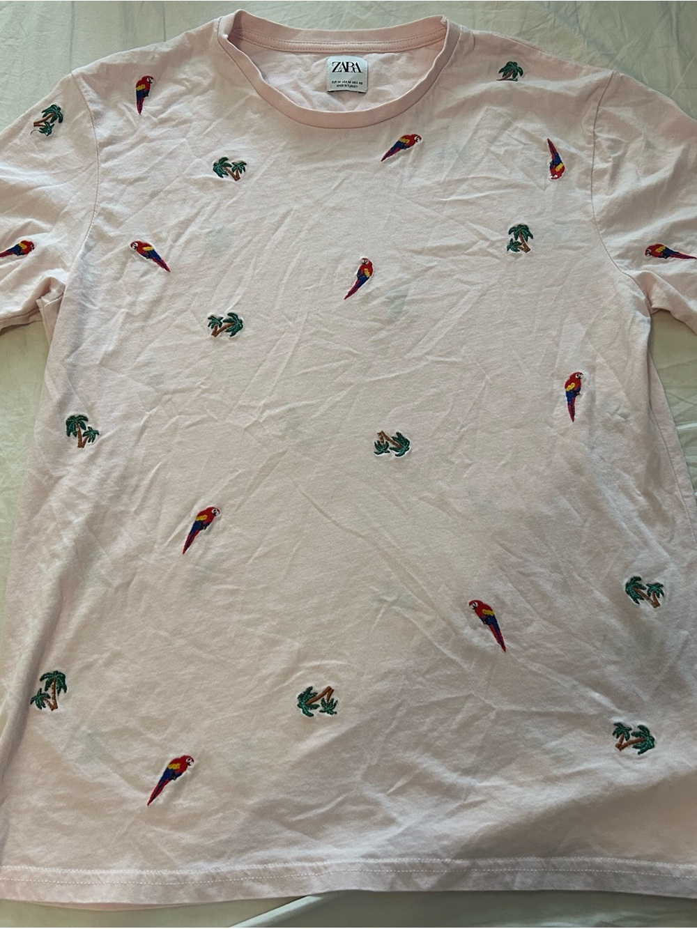 Zara Tropical T-shirt Mens Medium Pink Embroidered Parrots Palm Trees Whimsical